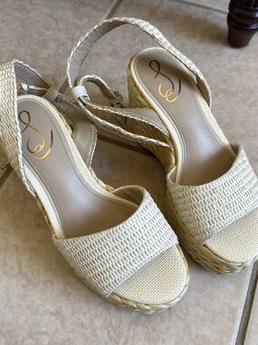 Women's Cream Woven Espadrille Wedge Sandals - Brand Unknown